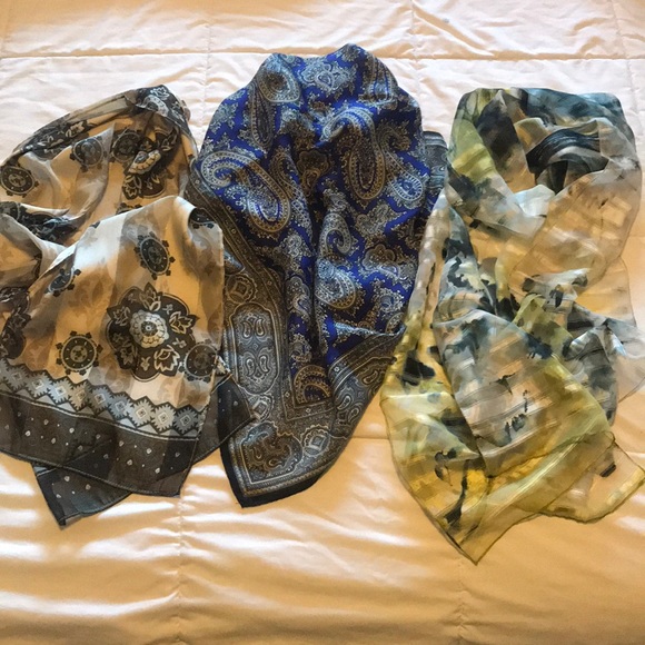 Accessories - ⬇️ LOT OF 3 SILKY SCARVES